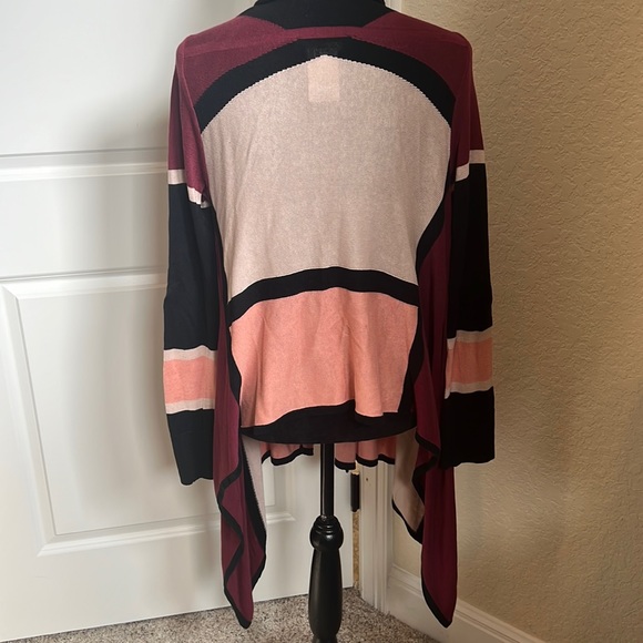 BCBG MAXAZRIA Sweater - Picture 2 of 7